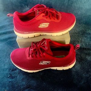 Skechers Lite-Weight Tennis Shoes